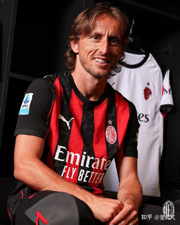 莱特利尔：内马尔上大号时从来不关门，他害怕自己被锁进去