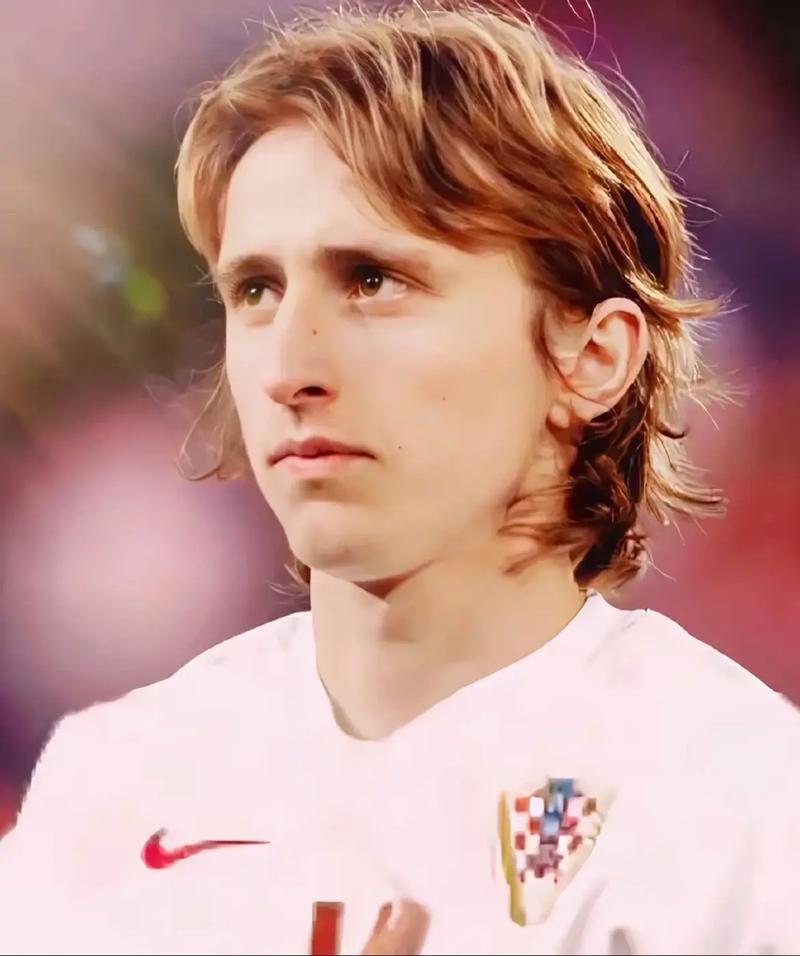 足球英超领头羊遭遇伤病危机，后卫告急