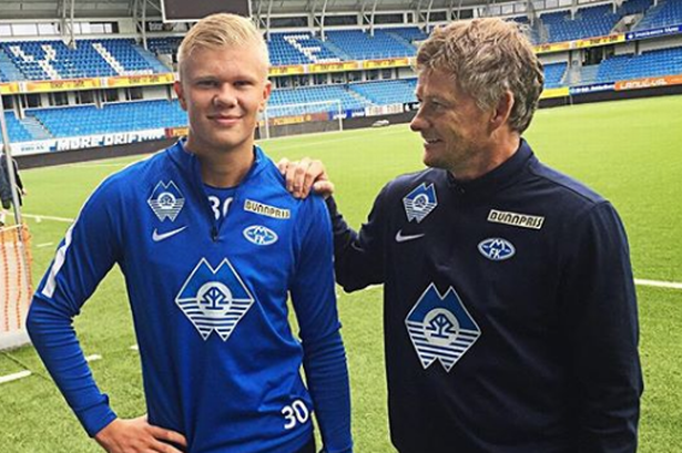 意天空：DV9内收肌疲劳目前已经返回意大利，他没有出现伤病