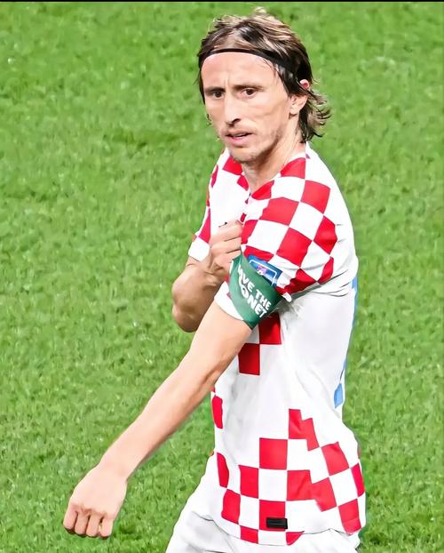 亚冠成都蓉城迎战神户胜利船：周定洋坐镇中场 韦世豪和德尔加多领衔锋线