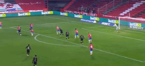 罗马最稳一环还是他，托蒂盛赞门将斯维拉尔，你让其他人怎么混