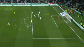 凯尔特人本赛季对50%胜率球队拿到7胜，全联盟仅次于活塞