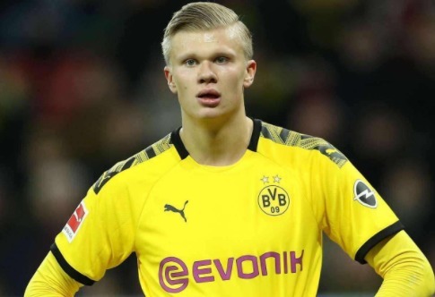 组图：CBA俱乐部杯广厦击败天津 塔克飞身暴扣