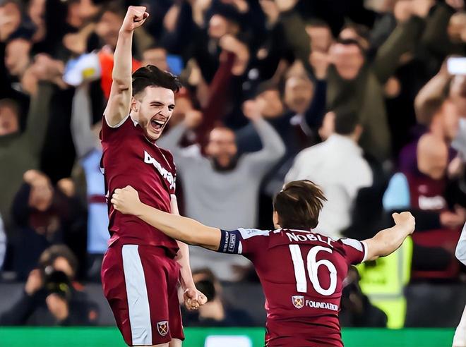 世界波直挂死角，全场尖叫